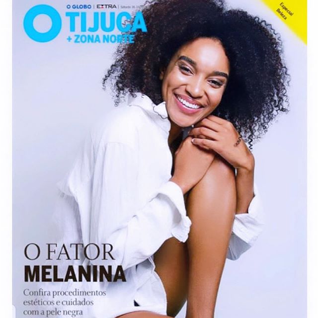 Aproveitando o feriado de hoje para atualizar um tiquinho o feed com essa beleza negra da @stephaniedurval que ficou linda na matéria que fizemos para a revista especial de beleza do Globo.Já já eu posto para vocês as super dicas para cuidados com cabelos e peles negras!!#pelenegra #cabeloafro #cuidadoscomapele #diadaconsciêncianegra #negroélindo