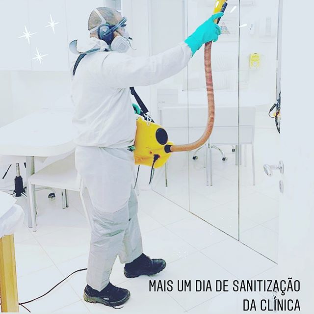 Novamente o pessoal da @radarsolucoesambientais veio ao consultório para fazer o processo de sanitização dos ambientes. Fizemos inclusive das áreas comuns e portaria!
Obrigada Radar!!! 🙏🏻